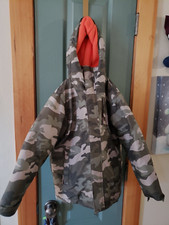 JACKET PLACE BRAND CAMO SIZE SMALL 5/6 BOYS LINED ZIPPERED MUST HAVE PRICE L K