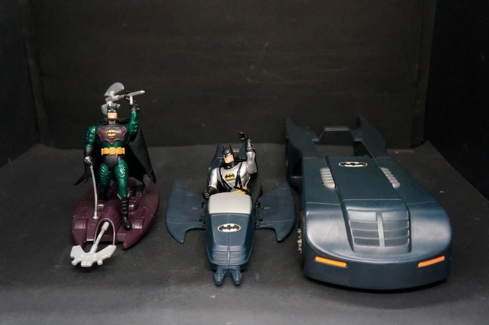 Batman The Animated Series 1993 Batmobile mit Flugzeug - Mechanical Wing - Ground Assultad