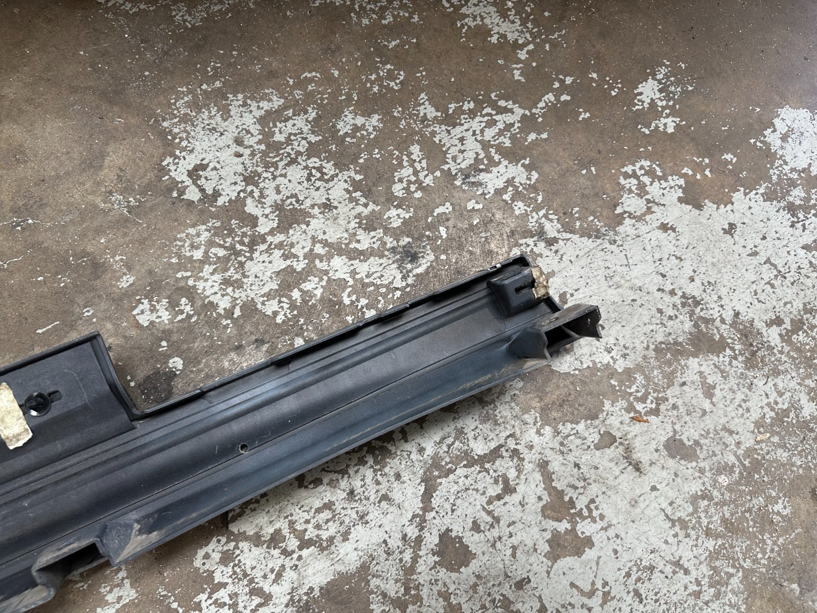 14-24 MASERATI GHIBLI - LEFT DRIVER SIDE SKIRT ROCKER PANEL COVER MOLDING OEM