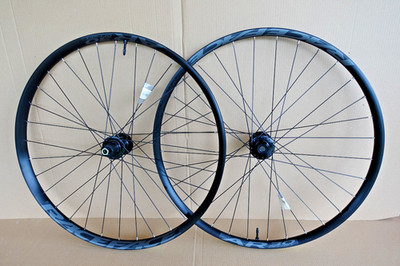 Raceface AR30 Offset 29'' Laufräder Shimano HG Sram Boost Naben + Reifenwahl unbenutzt