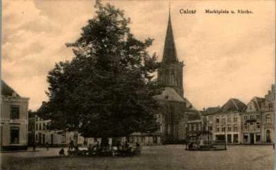 AK GRUß AUS CALCAR KREIS KLEVE MARKTPLATZ + KIRCHE STRASSEN ANSICHT NIEDERRHEIN - Bild 1 von 2