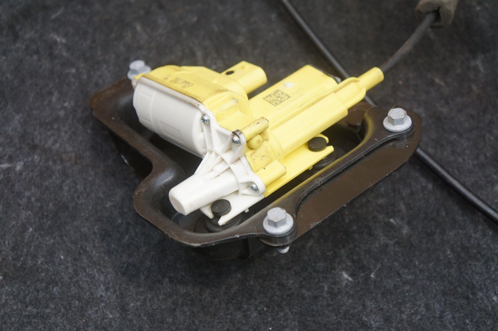 Rear Right Door Latch Lock Actuator OEM PY83-26412-AA Aston Martin Dbx 707 20-24