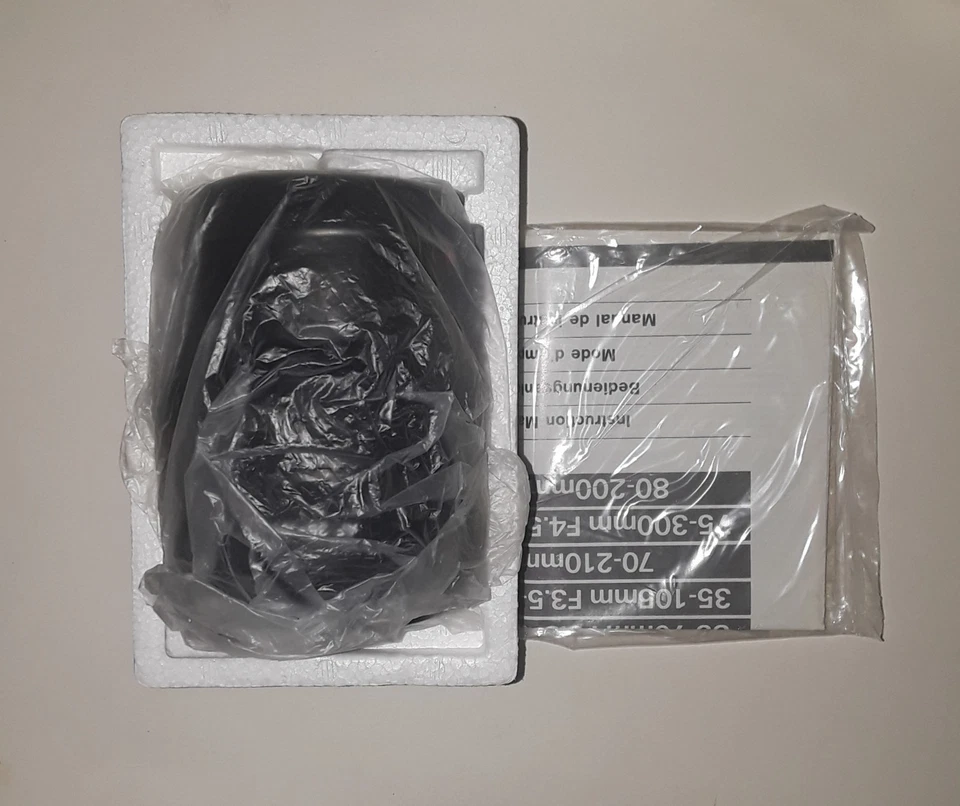 Yashica AF 35-105mm/F3.5-4.5 Interchangeable Macro Lens (BRAND NEW!) - Image 3 of 3