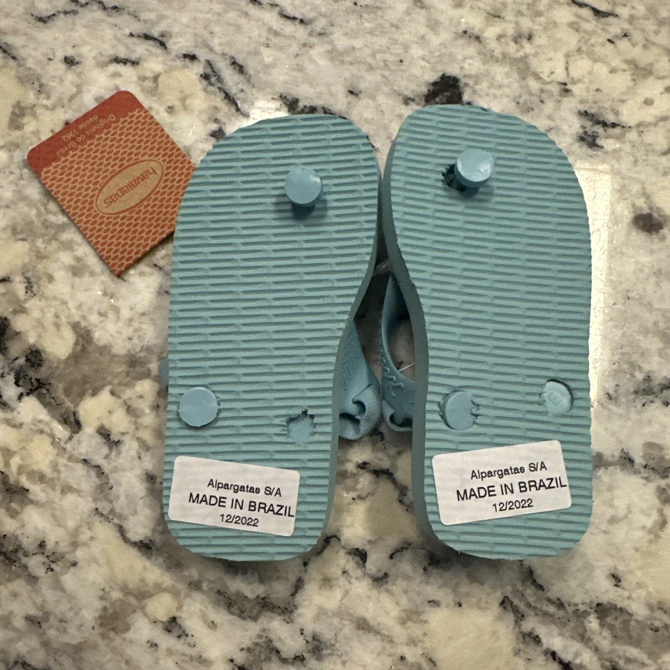 NWT Havaianas Mickey Mouse Flip-flop Size 8C - Image 2 of 2