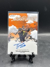 2025-26 Topps Chrome Taylor Hendricks On Card Auto Autograph Orange #24/25