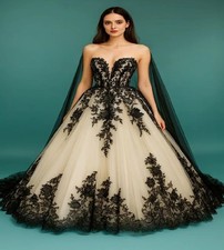 Witchy Gothic Wedding Dress With Black Lace Elegant Sweetheart A Line Vampire