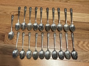 Lot of 21 Vintage WM Rogers Presidential Commemorative Spoons Set 