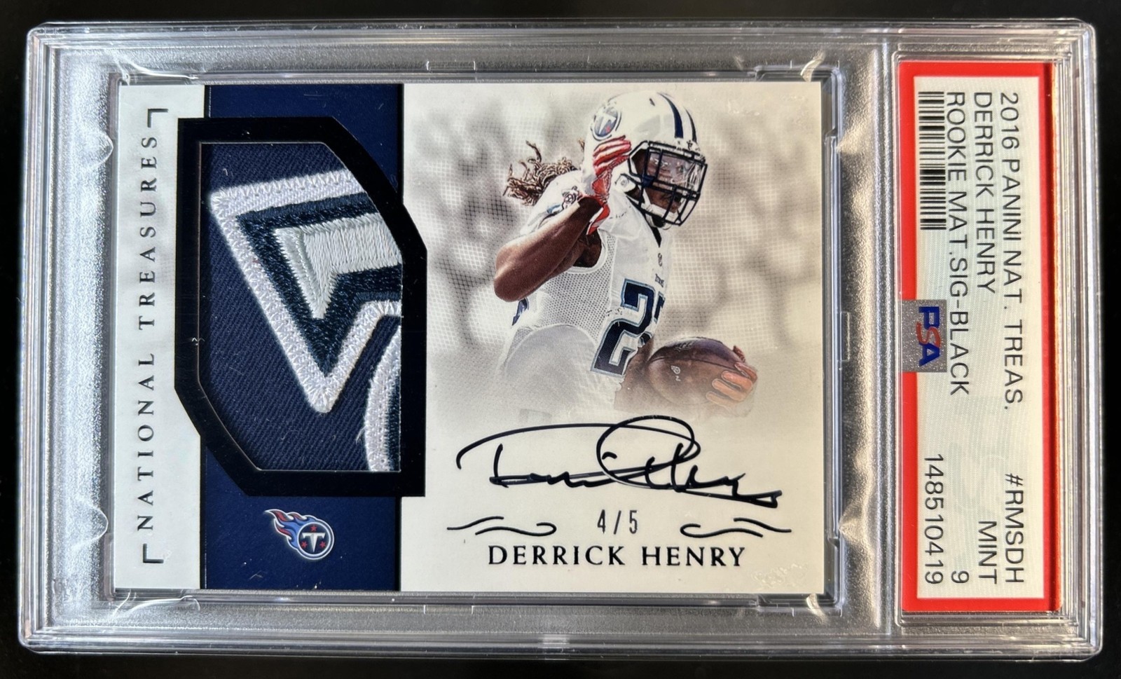 Derrick Henry Panini National Treasures Rookie Materials Signatures #RMSDH Black