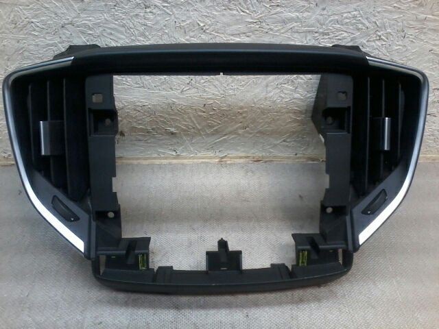 Maserati Ghibli 2017-2020 Dashboard center panel P/N 670066392
