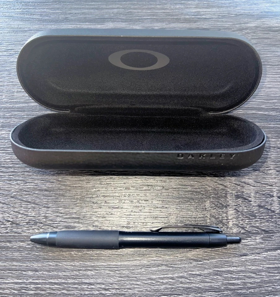 AUTÉNTICO ESTUCHE OAKLEY NEGRO NUEVO SOLO PARA GAFAS Y GAFAS DE SOL (VENDEDOR DE EE. UU.) Foto 3 de 4
