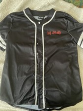 Large Women  s Def Leppard Black and Red Baseball Jersey Size Large