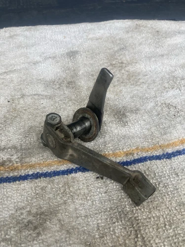 LEVER, KICK STARTER LIFTER