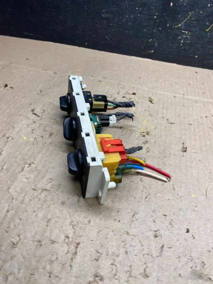 1998 to 2011 Ford Crown Victoria Marquis A/C Heater Climate Control u5055 DG - Image 3 of 4