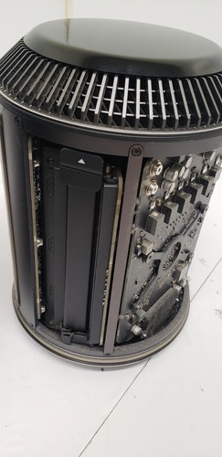 Apple Mac Pro A1481 Xeon E5 Quad-Core 3.7GHz / 12GB RAM / 500GB SSD (Late 2013) - Picture 11 of 11
