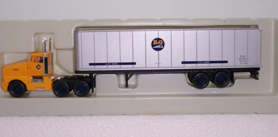 KENWORTH SEMI TRACTOR /TRAILER"YELLOW" 1:87  B&O DAYCAB #15001 - Image 2 of 3