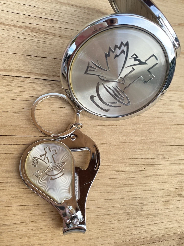 24 RECUERDOS PARA BAUTIZO/FAVOR BAUTISMO 12 LLAVERO 12 ESPEJOS niño/niña Foto 3 de 4