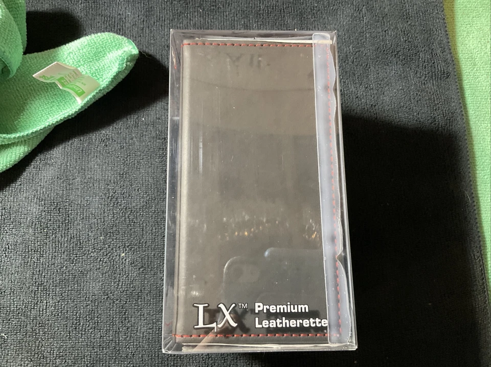 BCW Deck Vault Black LX 80 Deck Box Magnetic Leatherette 80 w/ Dice Tray,,,,,, - Image 3 of 4