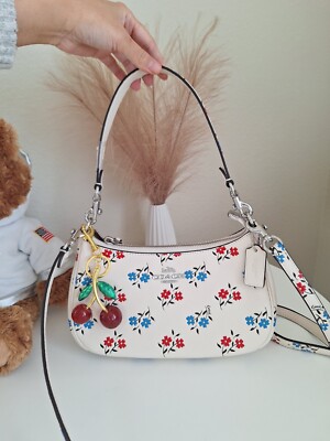 ［coach］花モチーフ付きかごバッグ Coach CT830 Teri Shoulder Bag Pebble Leather Floral Print NEW Free