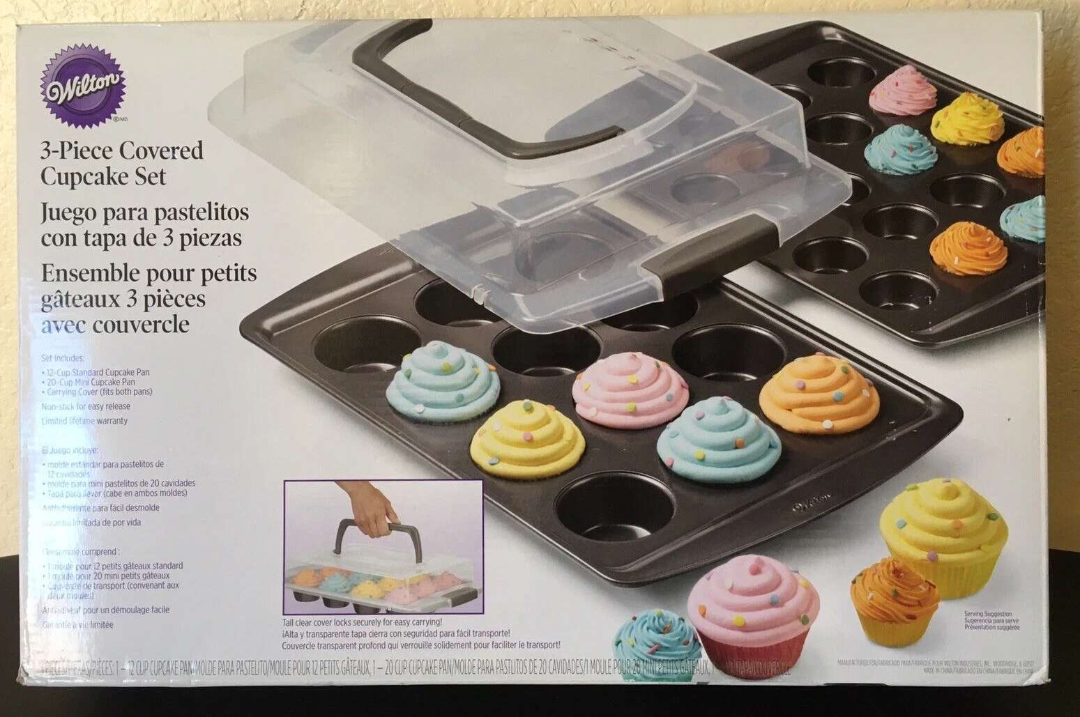 Wilton 3-pc Covered Cupcake Set: 12 cupcake pan, 20 mini cupcake pan, cover. NEW