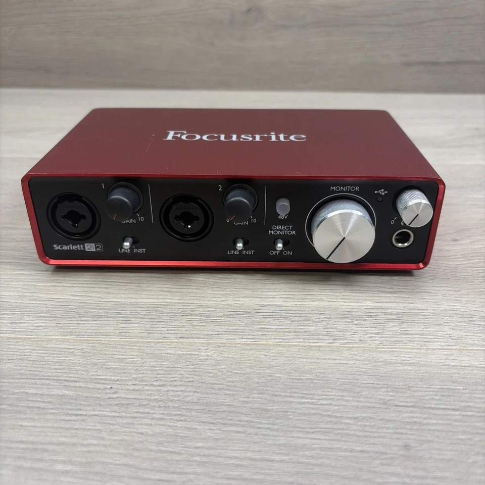 Focusrite Scarlett 2i2 2nd Generation Red USB Audio Interface Studio Recording - Image 3 of 4