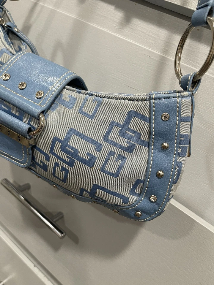 Bolso de Hombro Vintage GUESS Denim y Cuero Logo Monograma Azul Foto 3 de 4