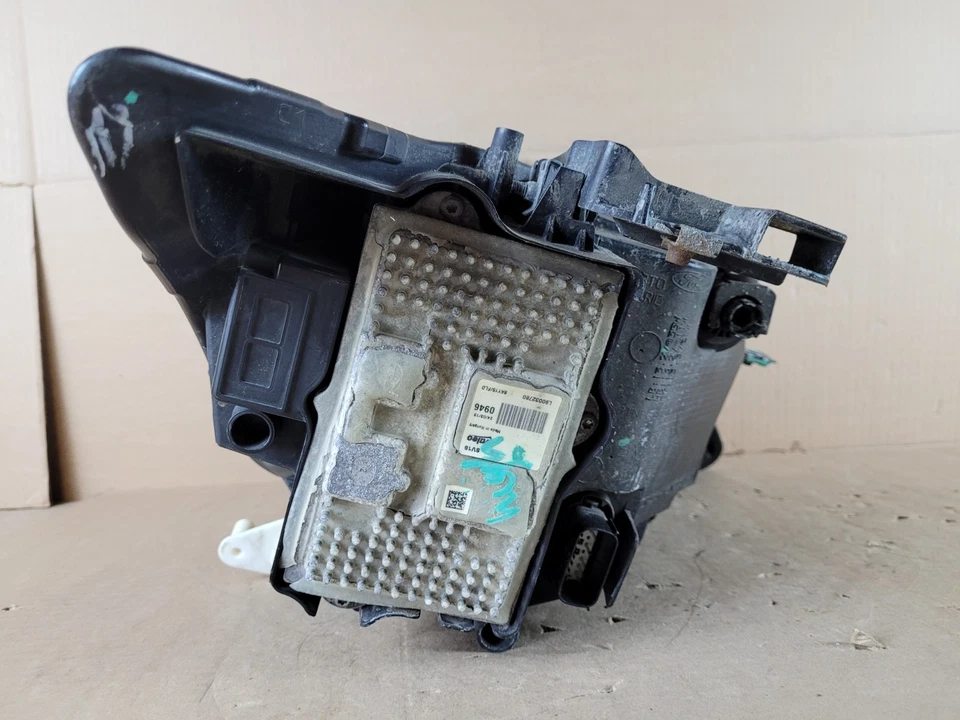 2013-2016 LINCOLN MKZ LED W/ SIGNATURE CHROME LH DRIVER OEM HEADLIGHT 199776 - Image 4 of 4