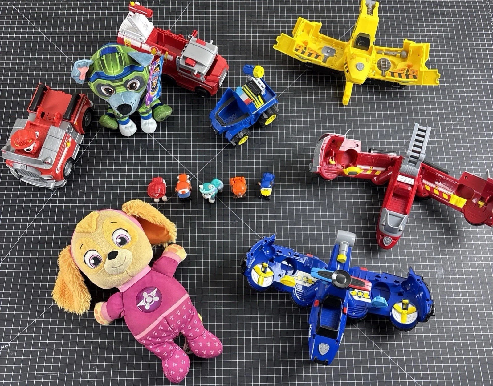 PAW PATROL TOY BUNDLE 13 Total Items Dolls Vehicles Action Figures