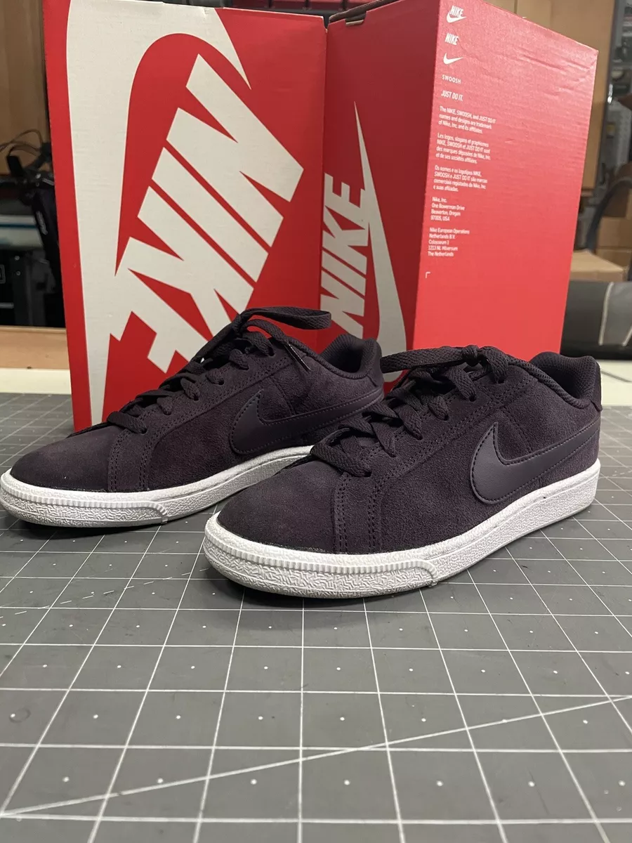 Women's nike court hotsell royale suede sneakers