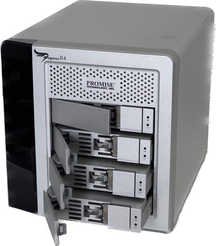 Promise Pegasus R4 32TB 4-Bay RAID HDD Array Thunderbolt Caddy 4x 8TB BOXED - 第 1/1 張圖片