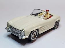 AURORA VIBRATOR WHITE MERCEDES BENZ 300SL CONVERTIBLE HO SLOT CAR WHT WALLS