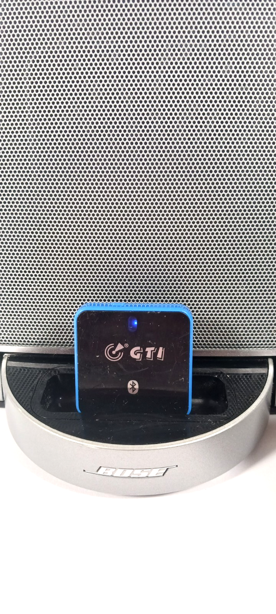 BOSE n123 SoundDock Portable w/ remote & cord ipod and bluetooth