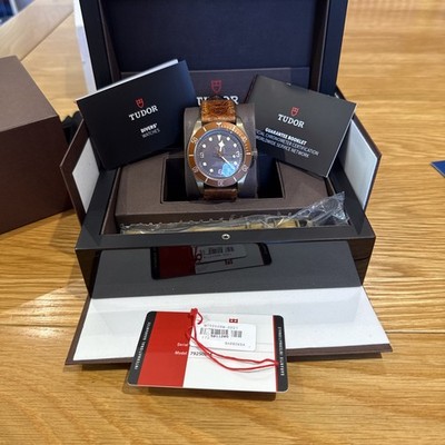 Tudor Black Bay Bronze Watch Heritage - Ref. 79250BM 2 Straps Case 43mm