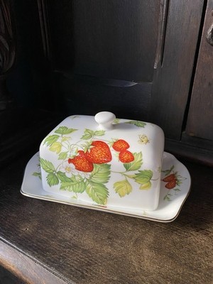 Queen s Vintage Crownford - English Bone China Virginia Erdbeere Butterdose
