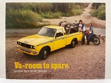 Toyota SR-5 Sport Truck Pickup Postcard Vintage 1977 Yellow Hilux Ad