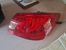 Feu arrière Infiniti Q50