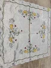 Vintage Embroidered Tablecloth Summer Chicks And Ladybugs 34x34 Floral White
