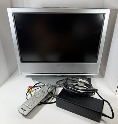 Sony Wega 19   LCD Color TV KLV-S19A10 6 Input Retro Gaming Monitor W Remote