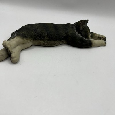 Vtg Napping Sleeping Kitten Cat Gray & White Resin/Clay 8'x3'