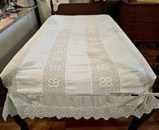 Antico copriletto estivo leggero all'uncinetto in pizzo di lino