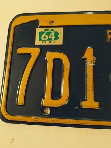 PENNSYLVANIA License Plate Expired 1964 - Picture 3 of 5