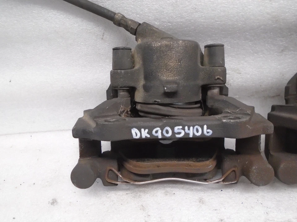 DK905406 2001-2004 VOLVO C70 PAR DE PINZAS DE FRENO DELANTERAS IZQUIERDA Y DERECHA OEM Foto 2 de 4