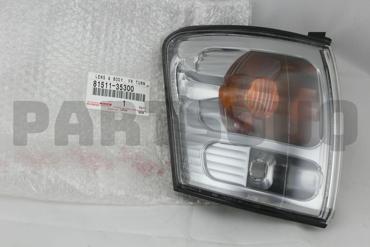 8151135300 Genuine Toyota LENS, FRONT TURN SIGNAL LAMP, RH 81511