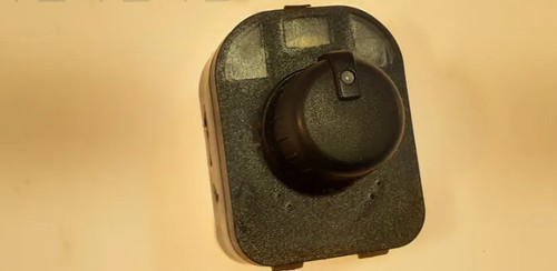 AUDI A4 Avant 8E5, B6 Spiegeleinstellschalter 8E0959565 2.50 Diesel 17761513