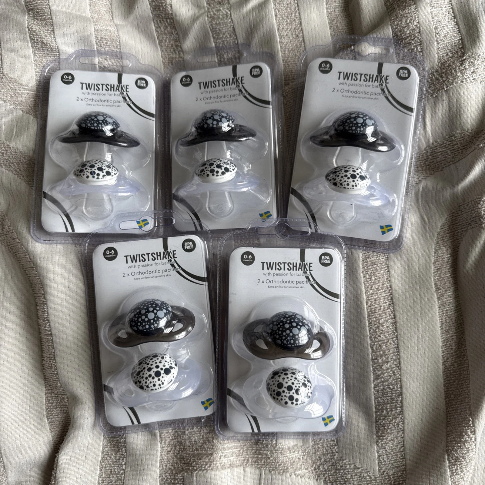 Twistshake Pacifier / Dummy 0-6 months - 5 x Pack of 2 bulk Dummies bargain
Opens in a new window or