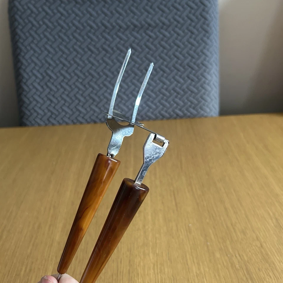 Vintage Bakelite Servette Hinged Sliding Serving Fork Tortoise Shell Design MCM - Image 2 of 4