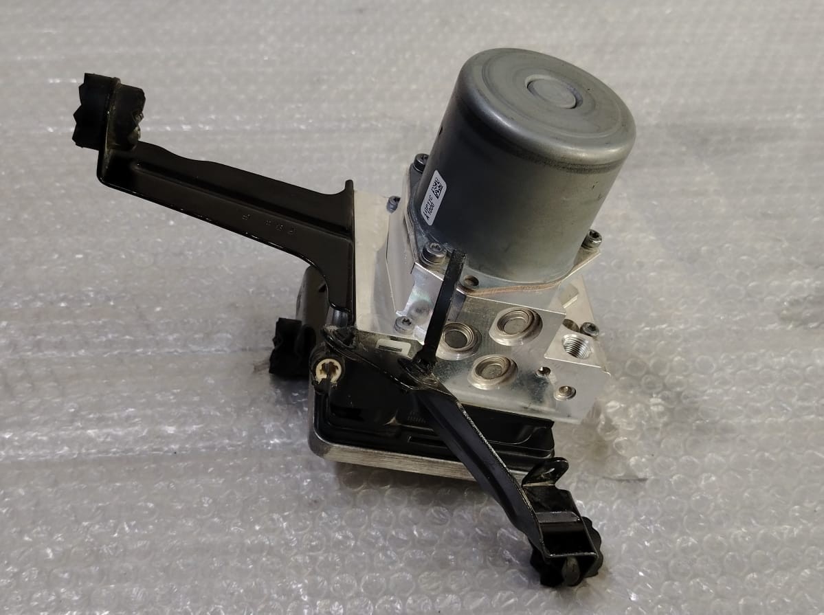 OEM BMW X3 G01 ABS PUMP ASSEMBLEY 5A4F1D9 DSC EHCU