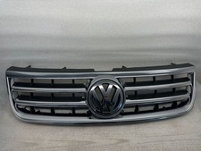 Volkswagen Touareg I 2006 Front bumper upper radiator grill 7L6853601A IDU20291