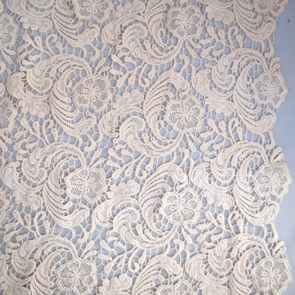 Tela de encaje guipur marfil de diseño italiano algodón encaje veneciano Foto 3 de 4