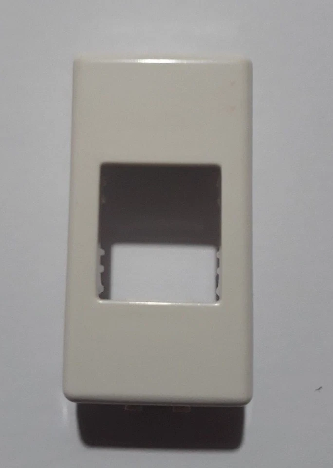 presa di rete dati rj45 cat6 compatibile bticino matix bianco ETHERNET internet - Immagine 3 di 4