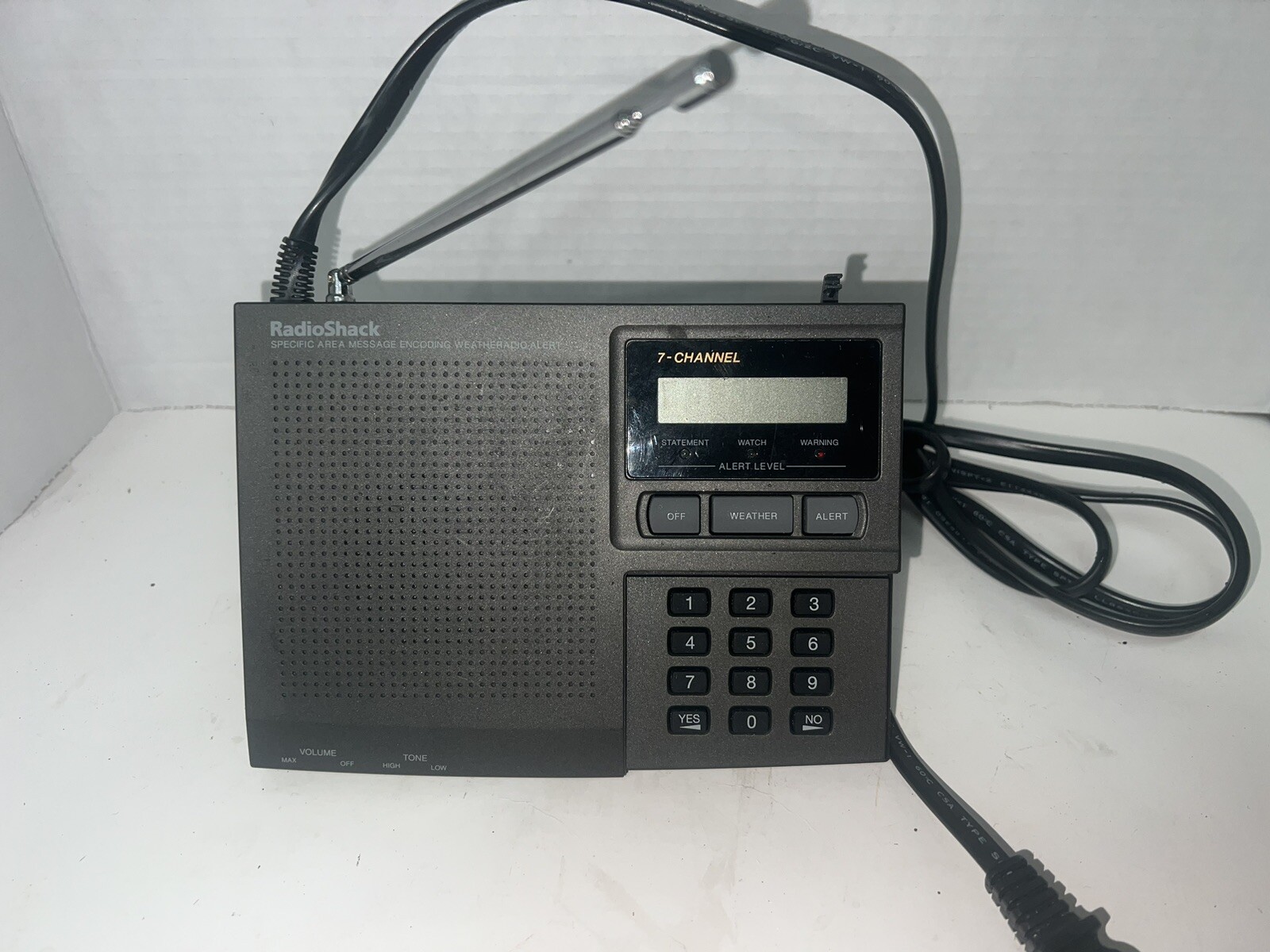 Radio Shack Weather Radio alert model 12-250 (RARE)